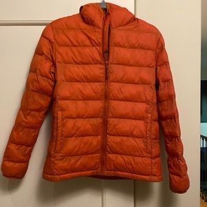 Uniqlo youth orange packable puffy jacket with hood